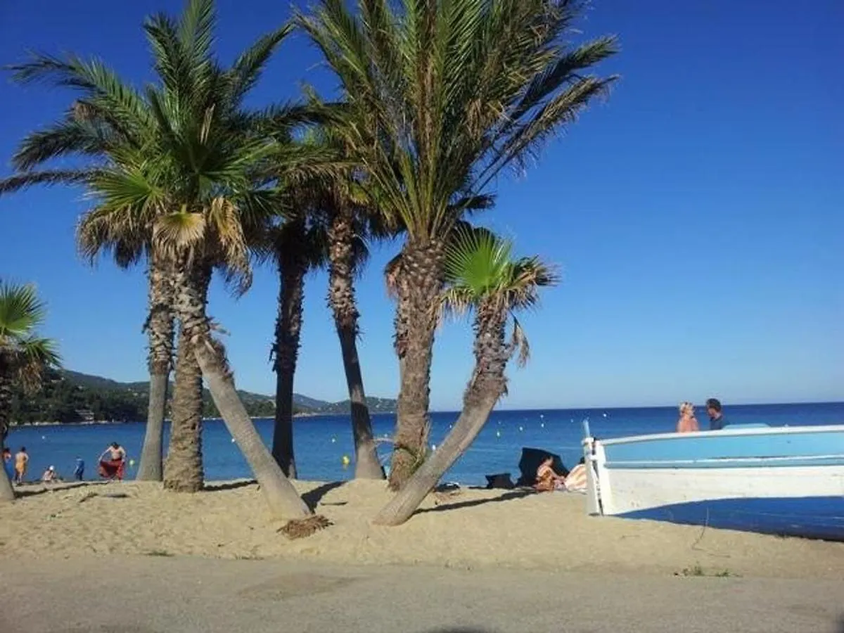 Duplex Calme 4 Pers, Parking Prive, A Deux Pas De La Plage - Le Lavandou - Fr-1-251-500 0*,  France