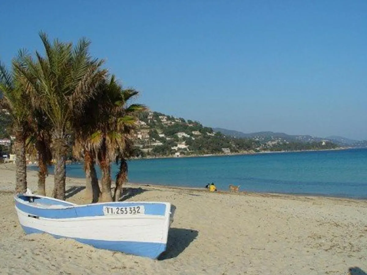 Apartment Duplex Calme 4 Pers, Parking Prive, A Deux Pas De La Plage - Le Lavandou - Fr-1-251-500 France